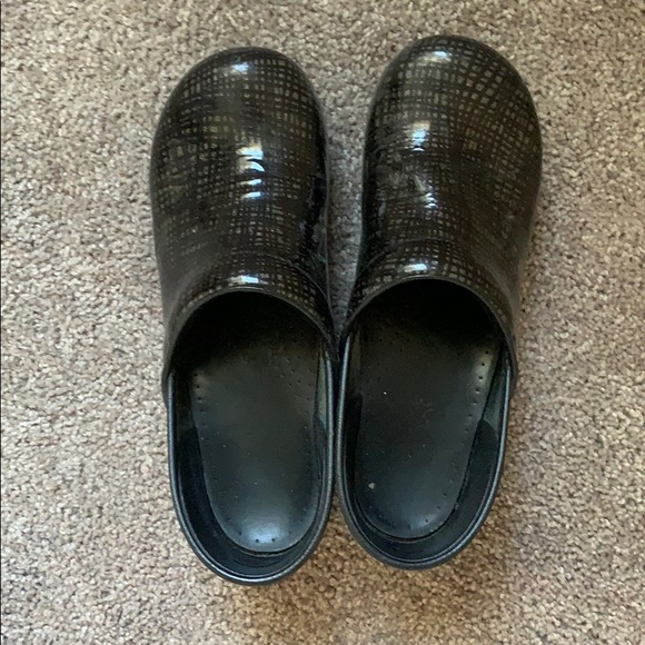 Dansko Shoes - Dansko Clogs